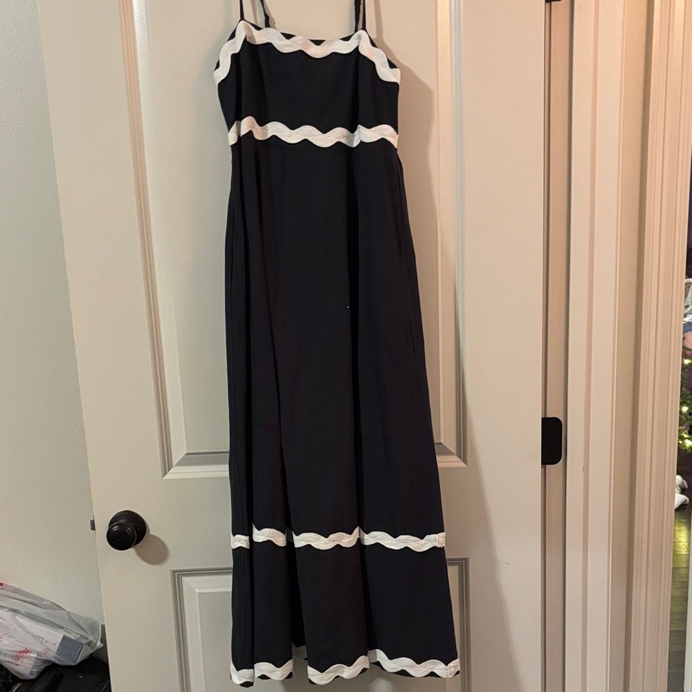 Elegant Navy and White Maxi Dress